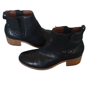 Kork-Ease Black Leather Ankle Booties Size 6